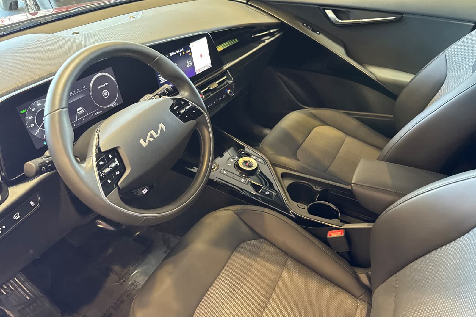 Thumbnail: 2024 Kia Niro - 11