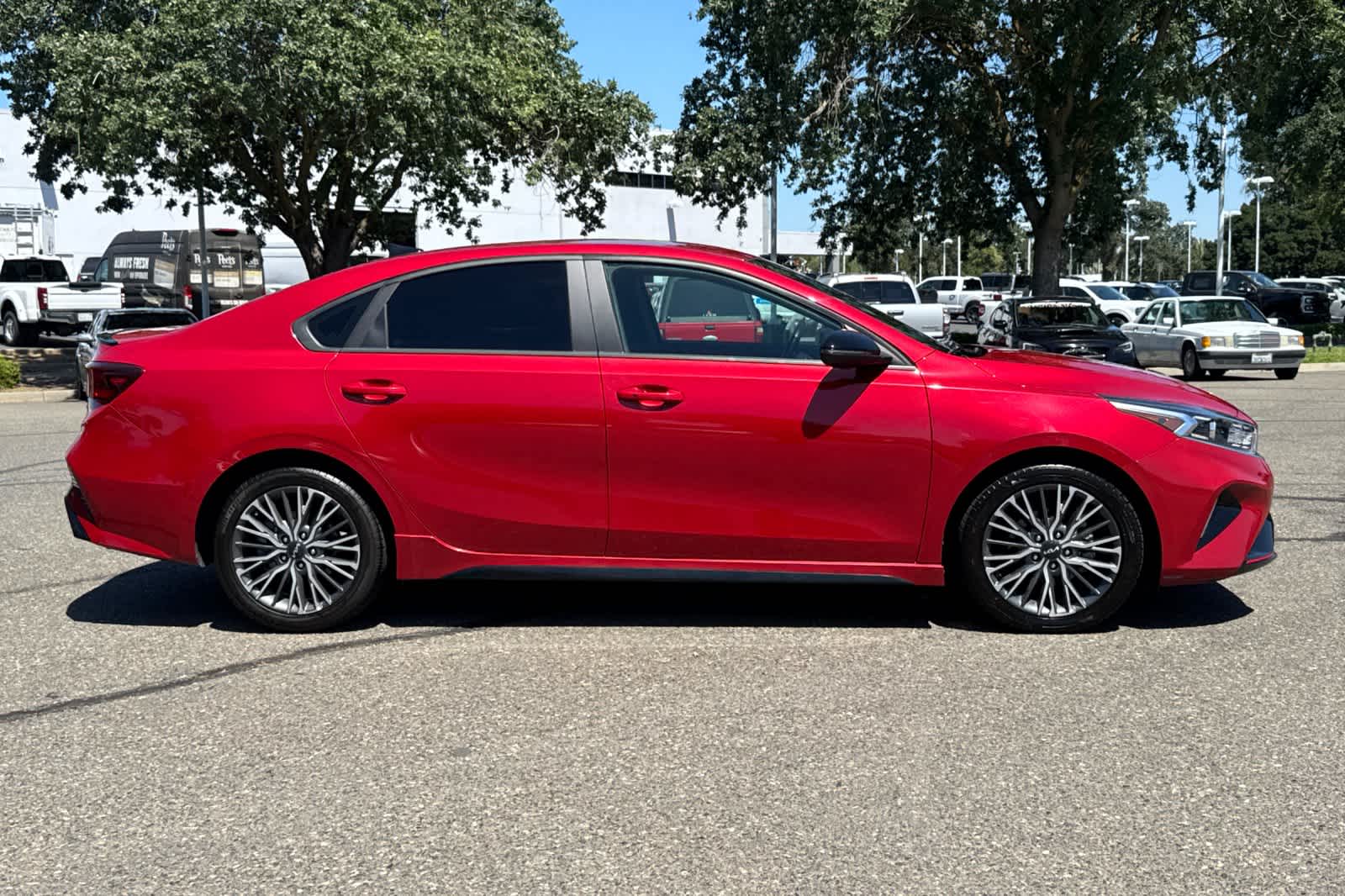 Thumbnail: 2024 Kia Forte - 8