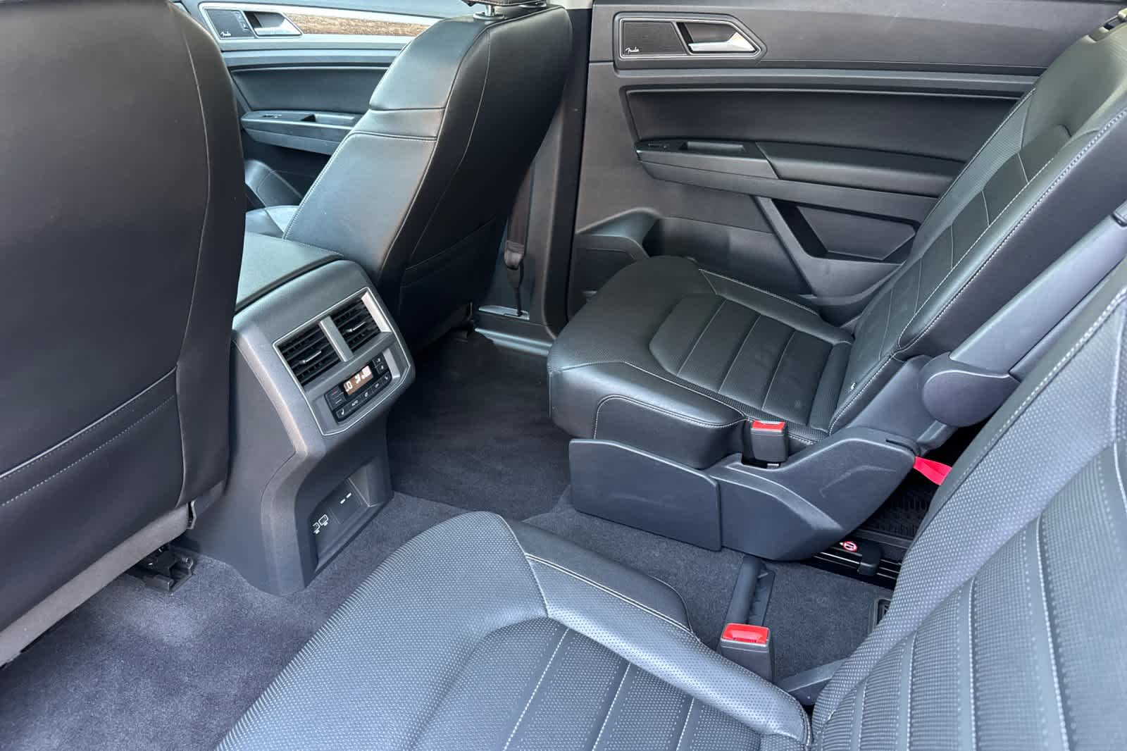Thumbnail: 2019 Volkswagen Atlas - 4