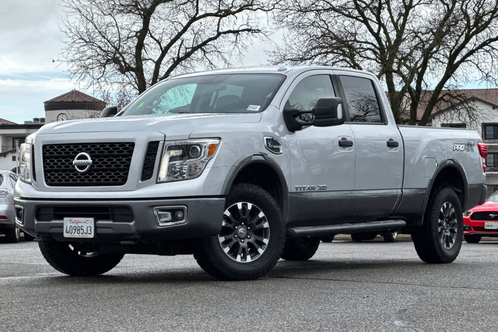 2017 Nissan Titan XD Pro-4X's photo