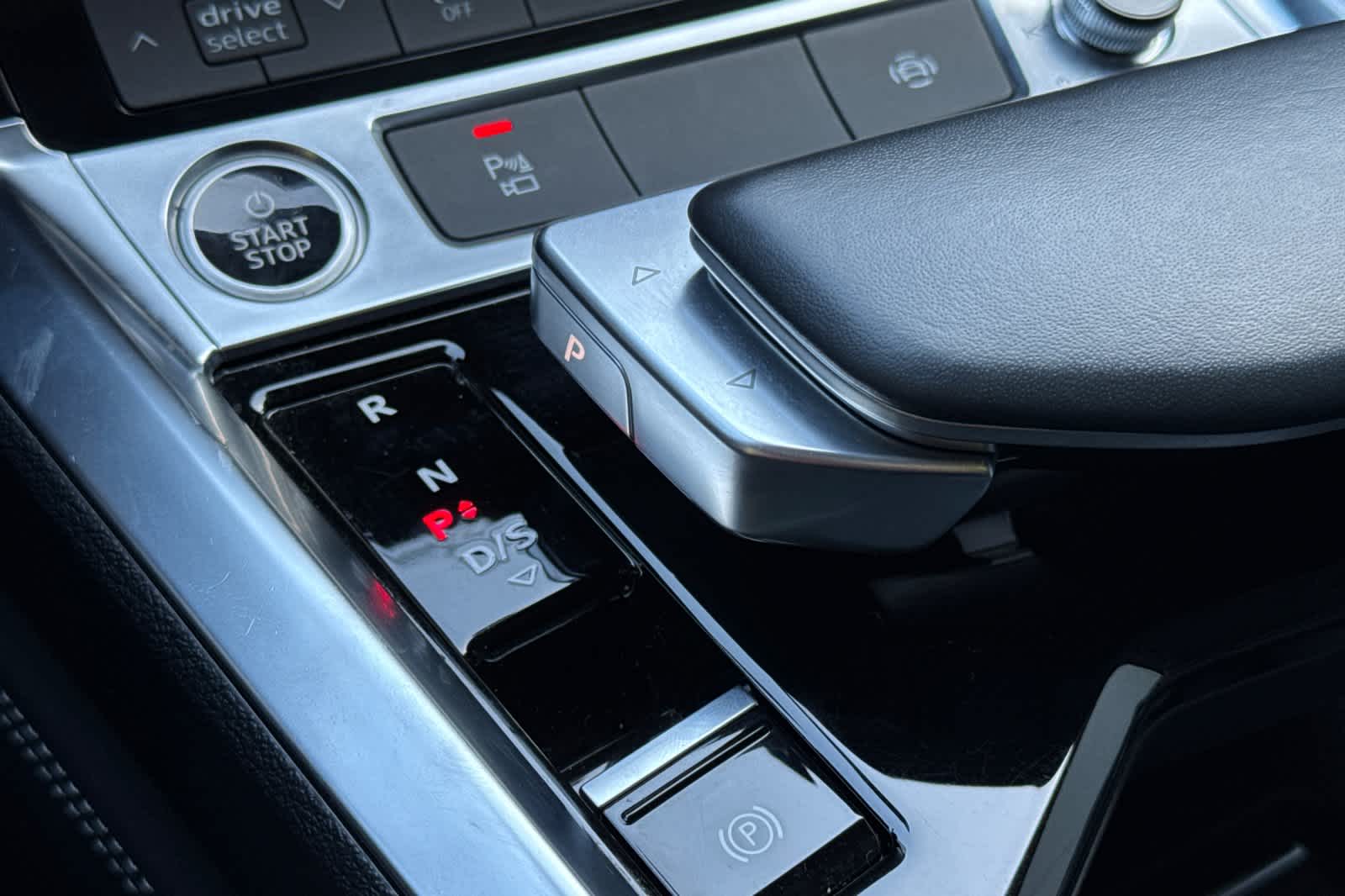 2021 Audi e-tron Premium 22