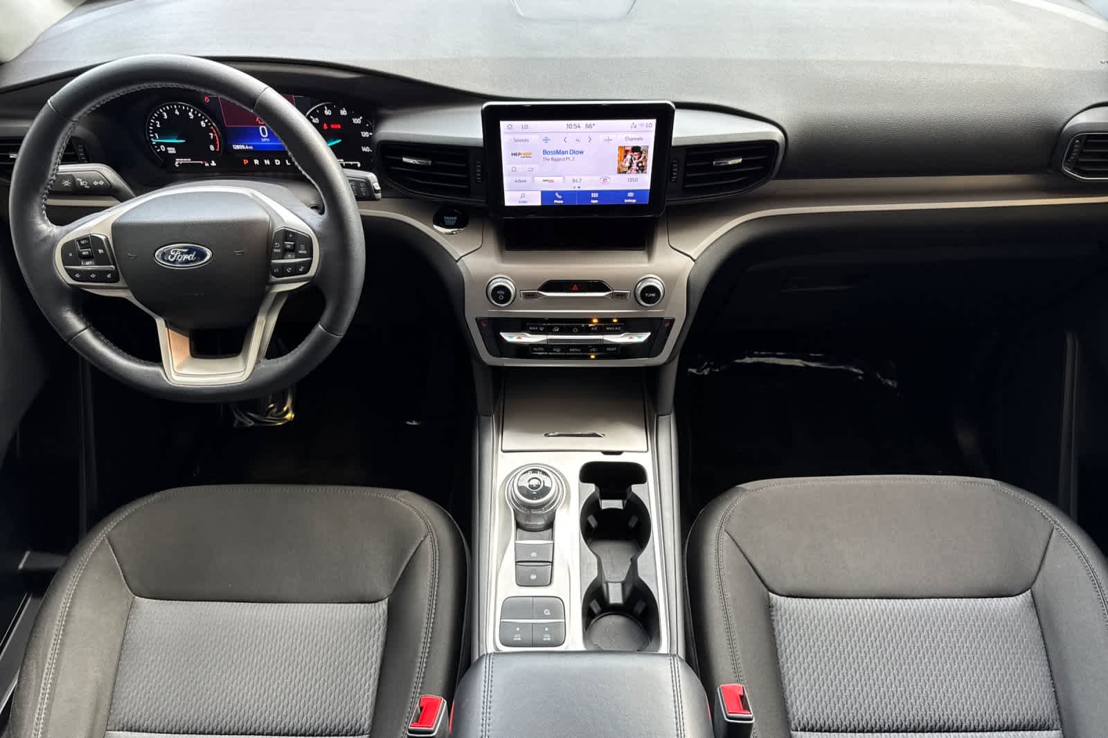 2023 Ford Explorer XLT photo 3