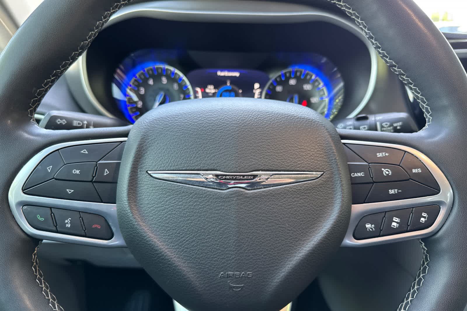 Thumbnail: 2023 Chrysler Pacifica - 24