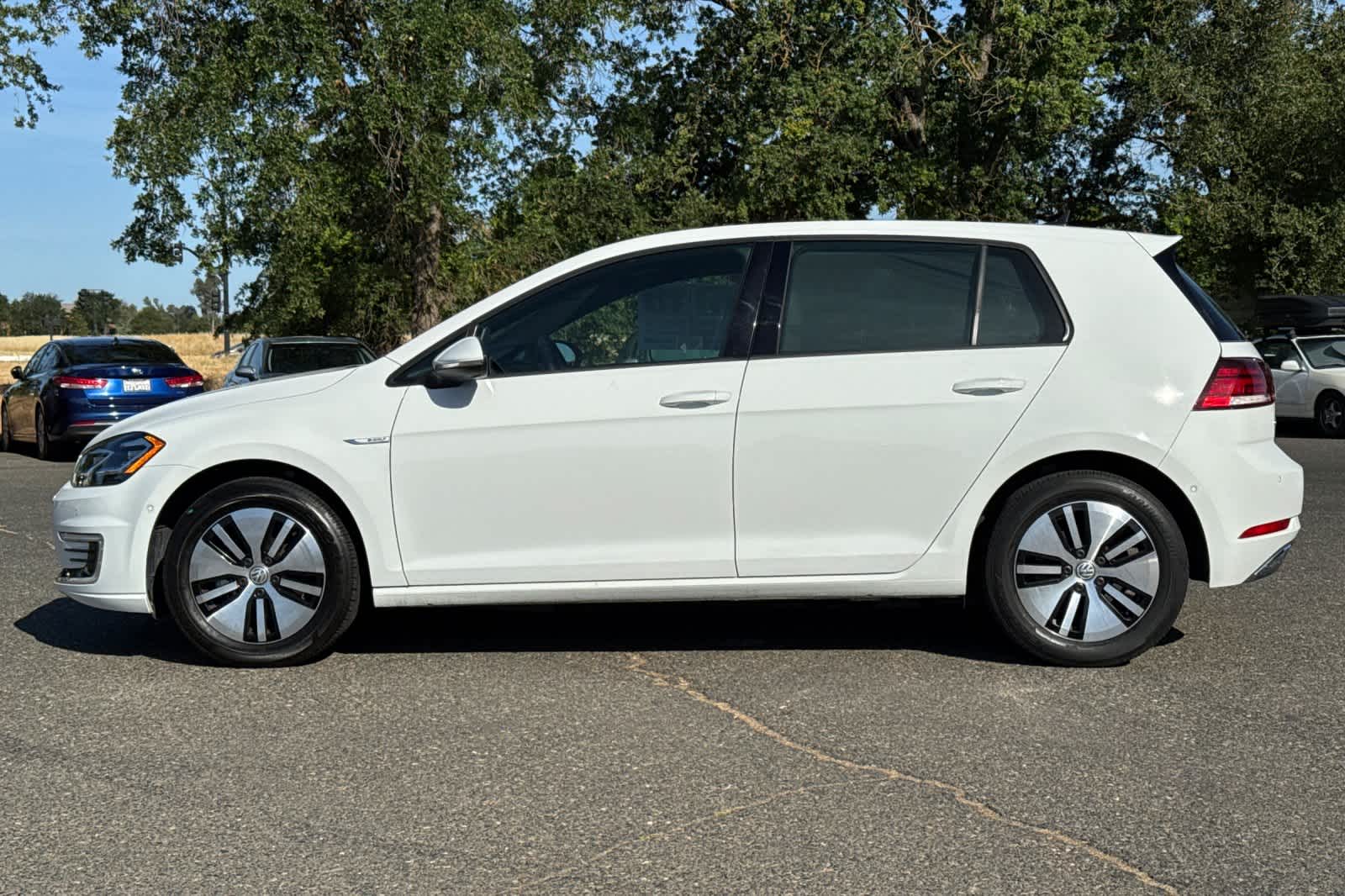 Thumbnail: 2019 Volkswagen e-Golf - 5