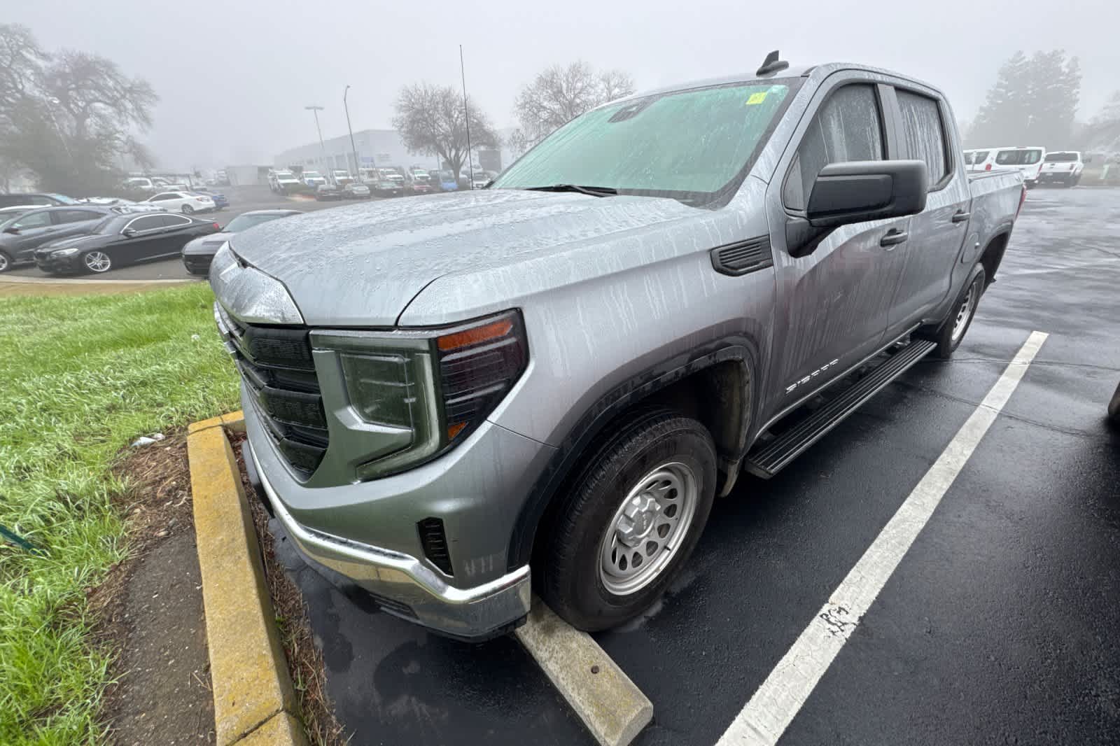 2024 GMC Sierra 1500 Pro's photo