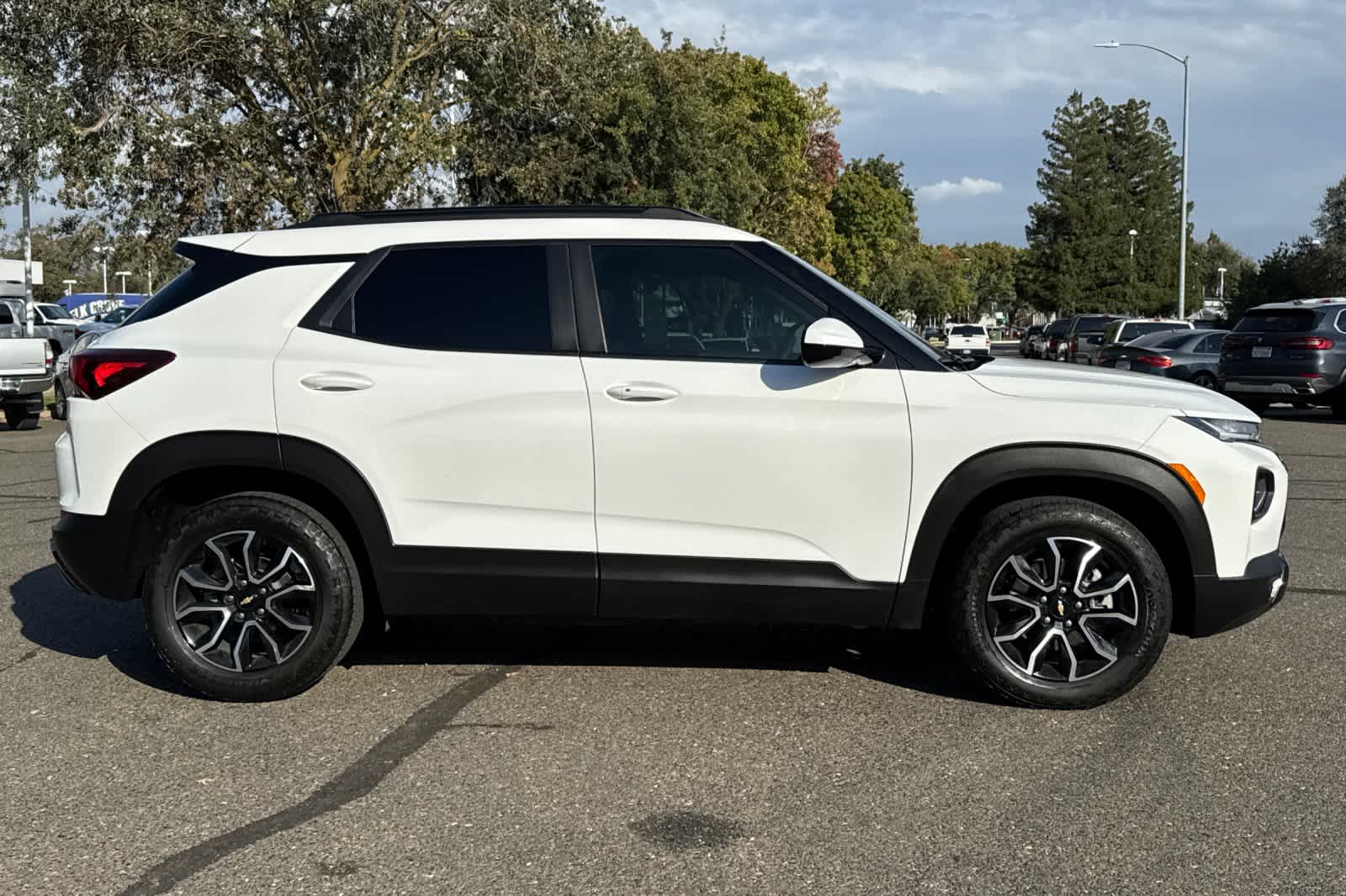 Thumbnail: 2023 Chevrolet TrailBlazer - 8