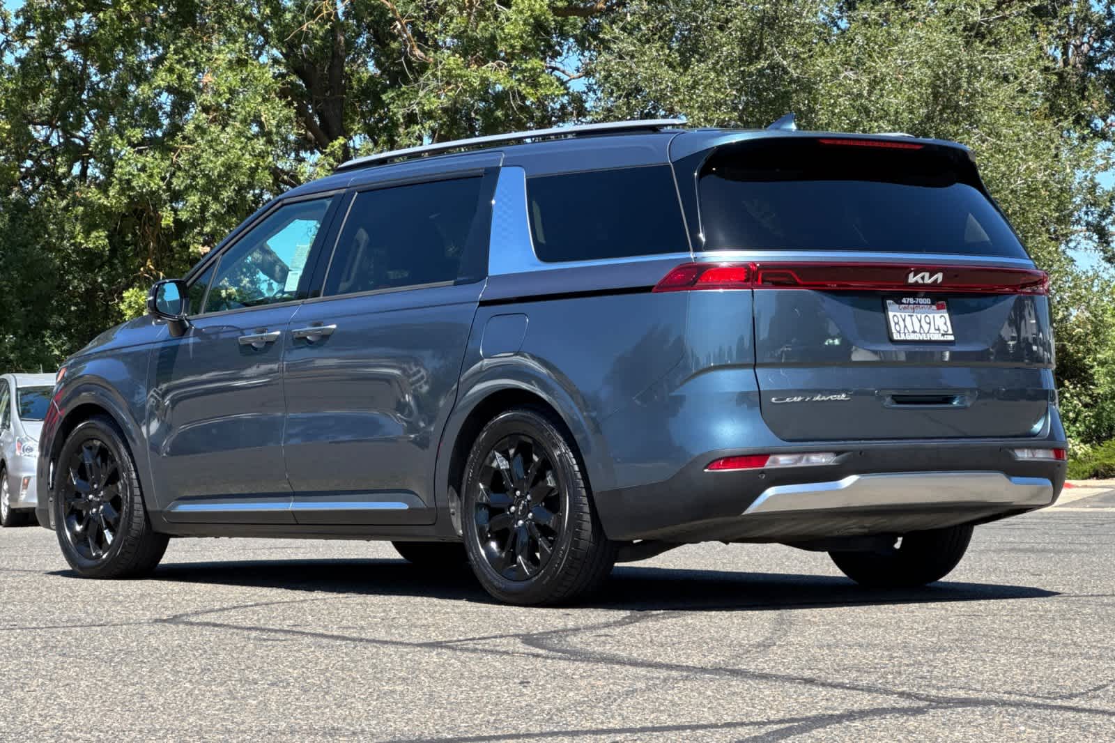 Thumbnail: 2022 Kia Carnival - 6