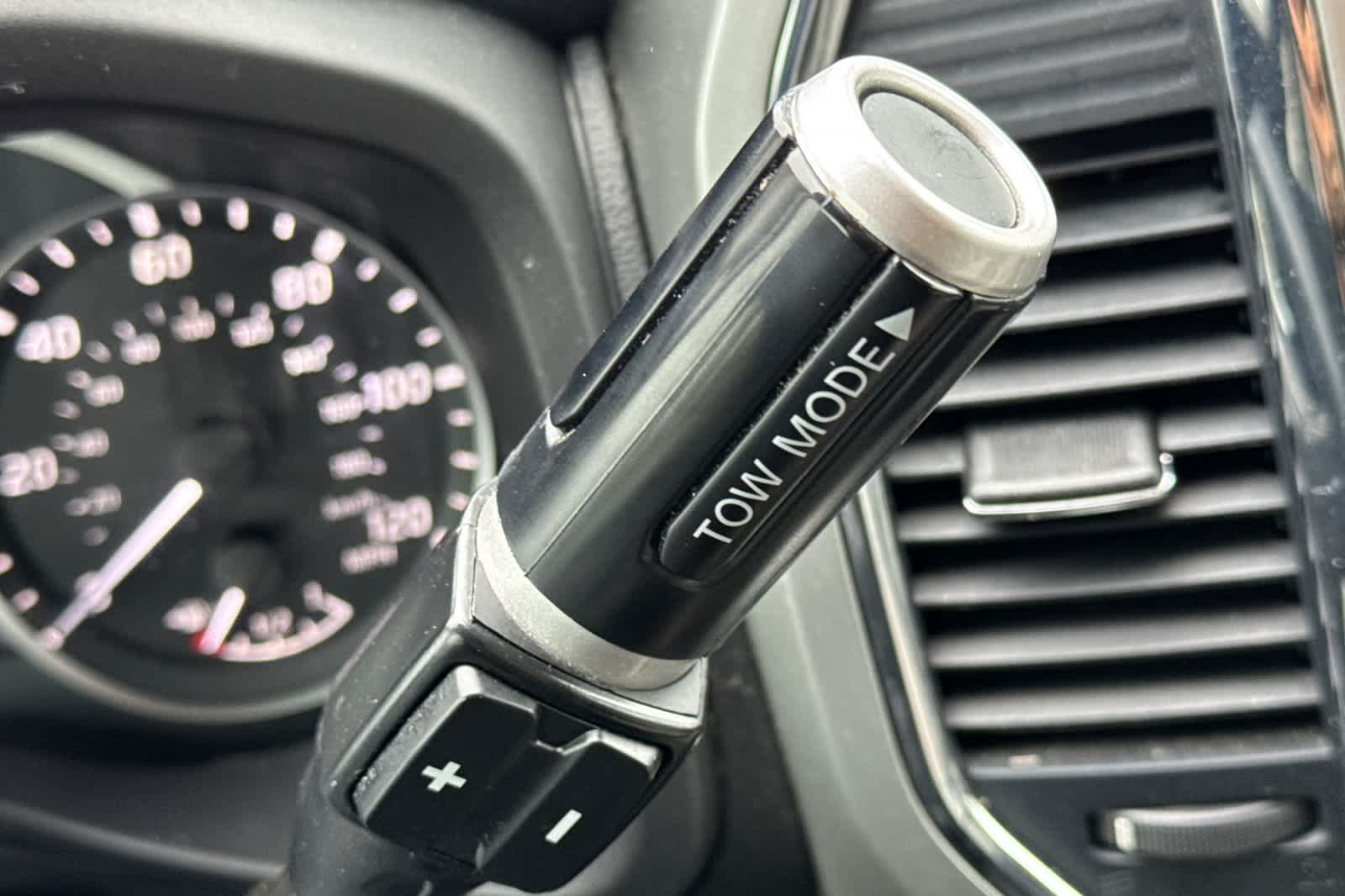 Thumbnail: 2021 Nissan Titan - 20