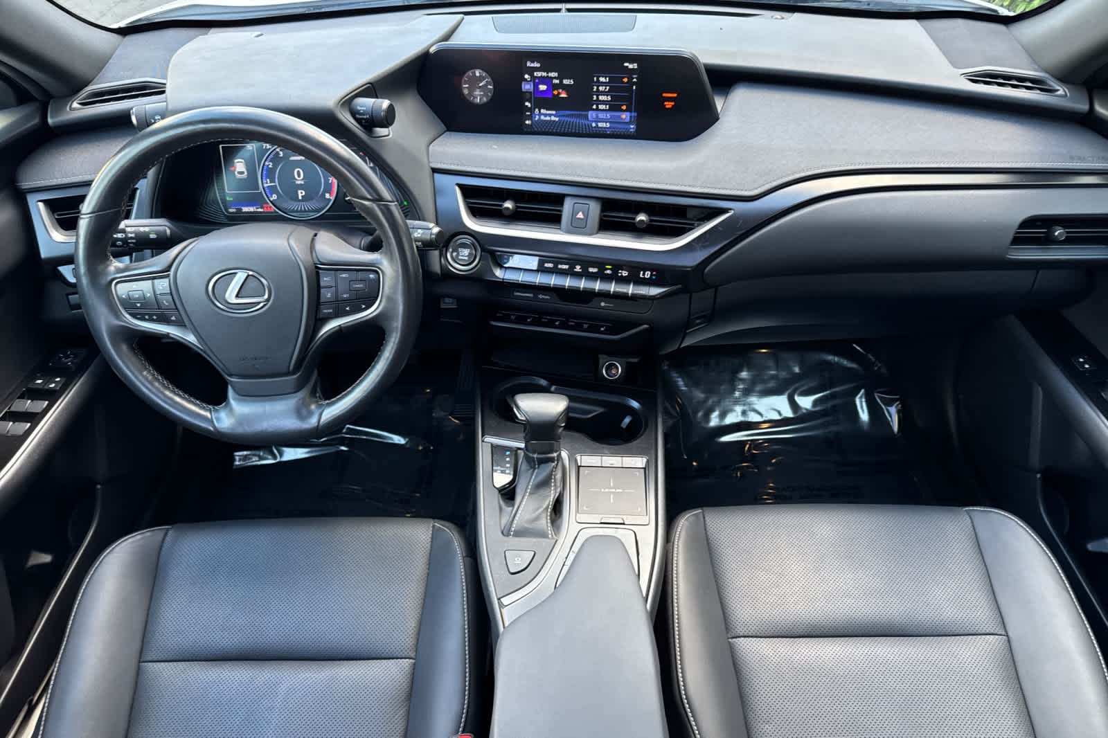 2019 Lexus UX 200 F SPORT photo 3