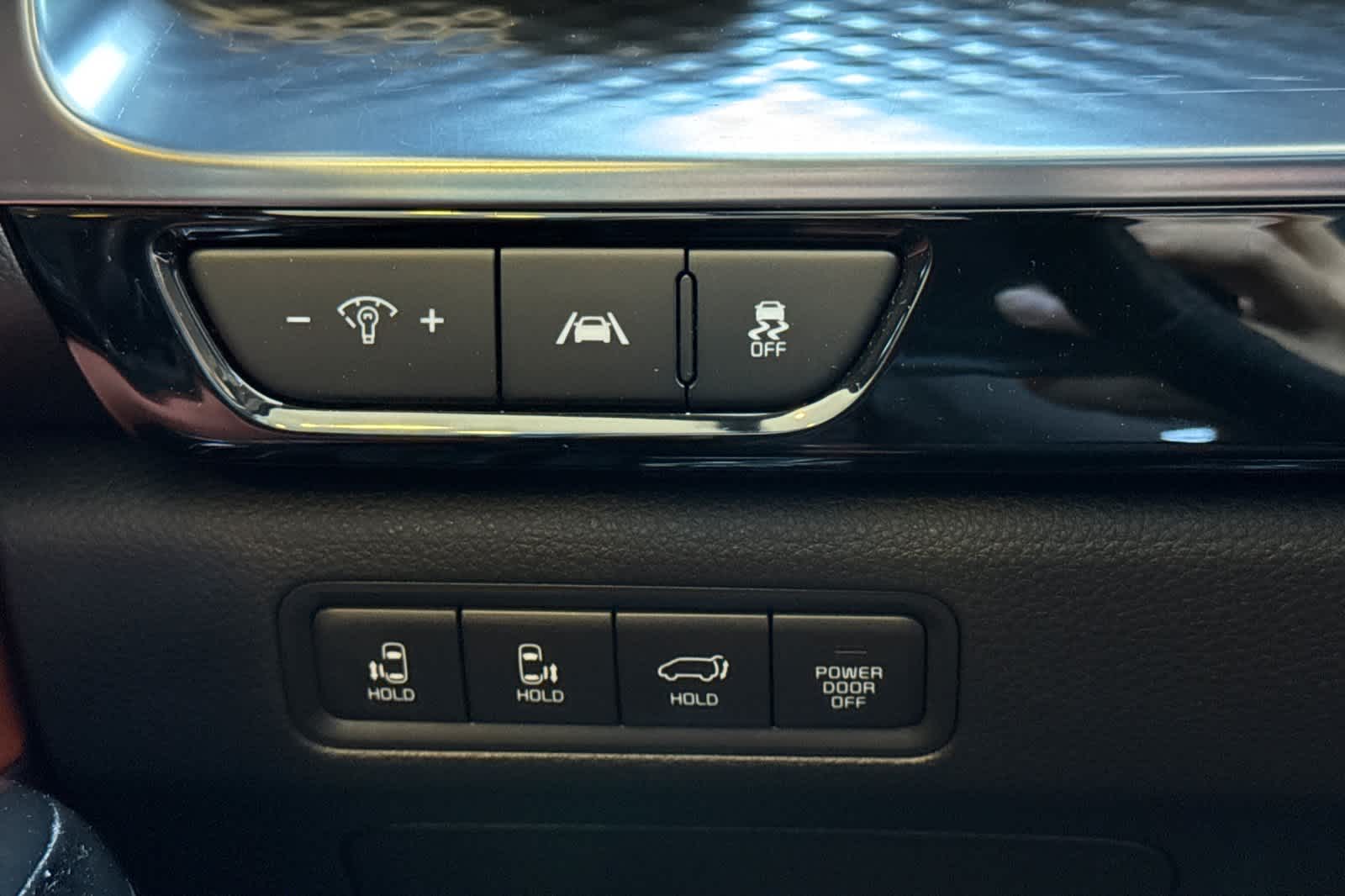 Thumbnail: 2022 Kia Carnival - 31