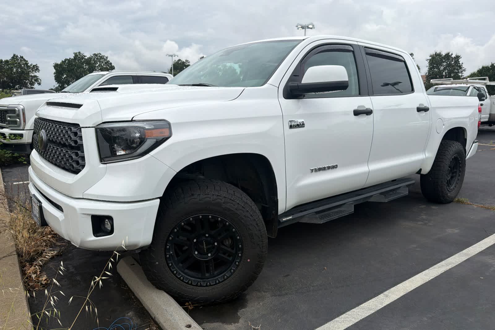 2020 Toyota Tundra SR5 5.7L 4WD Crew Max Short Bed's photo