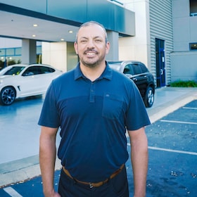 Staff member Manny Bramasco from ID_956494edf4d1