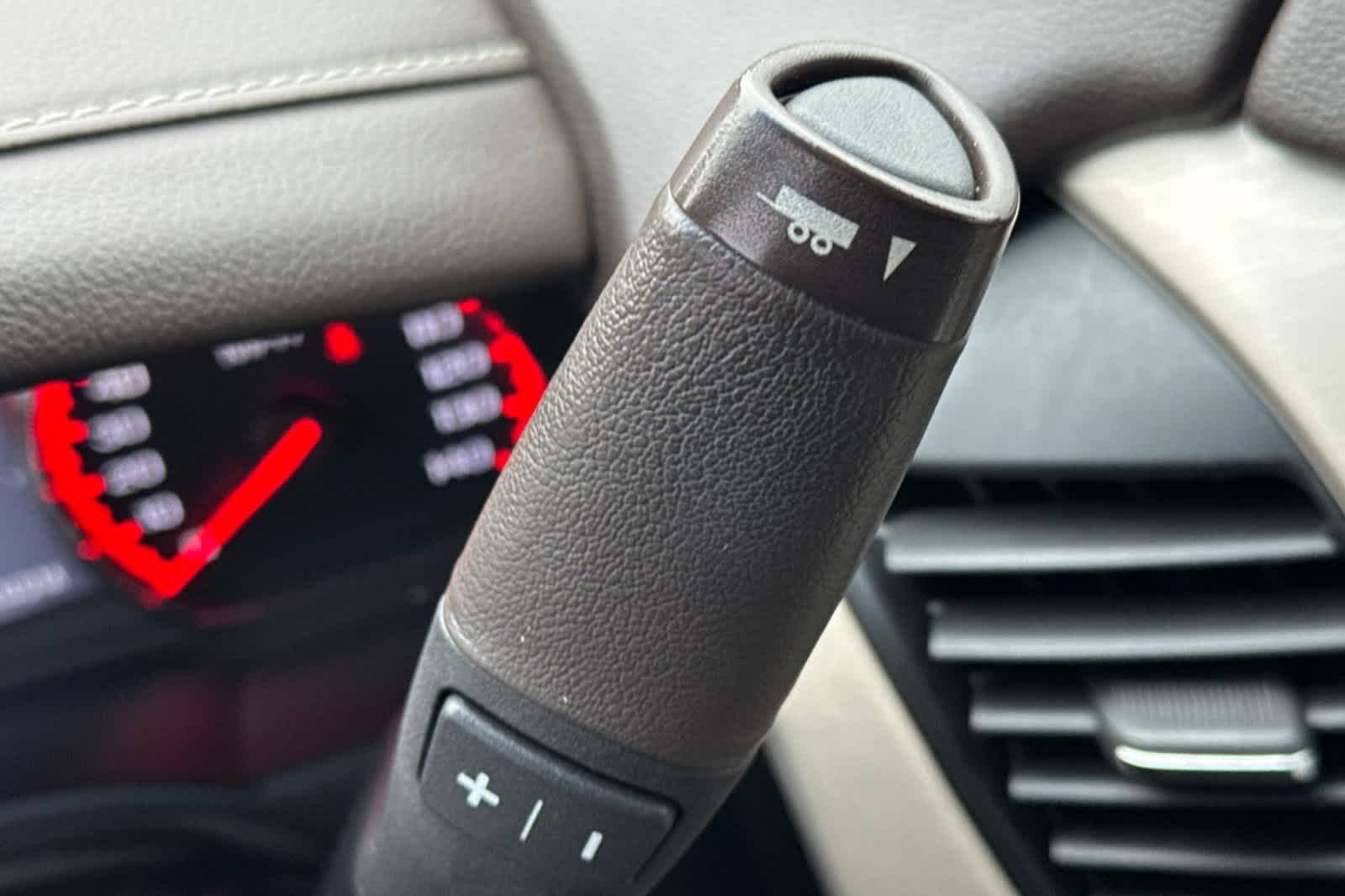 Thumbnail: 2015 GMC Yukon - 24