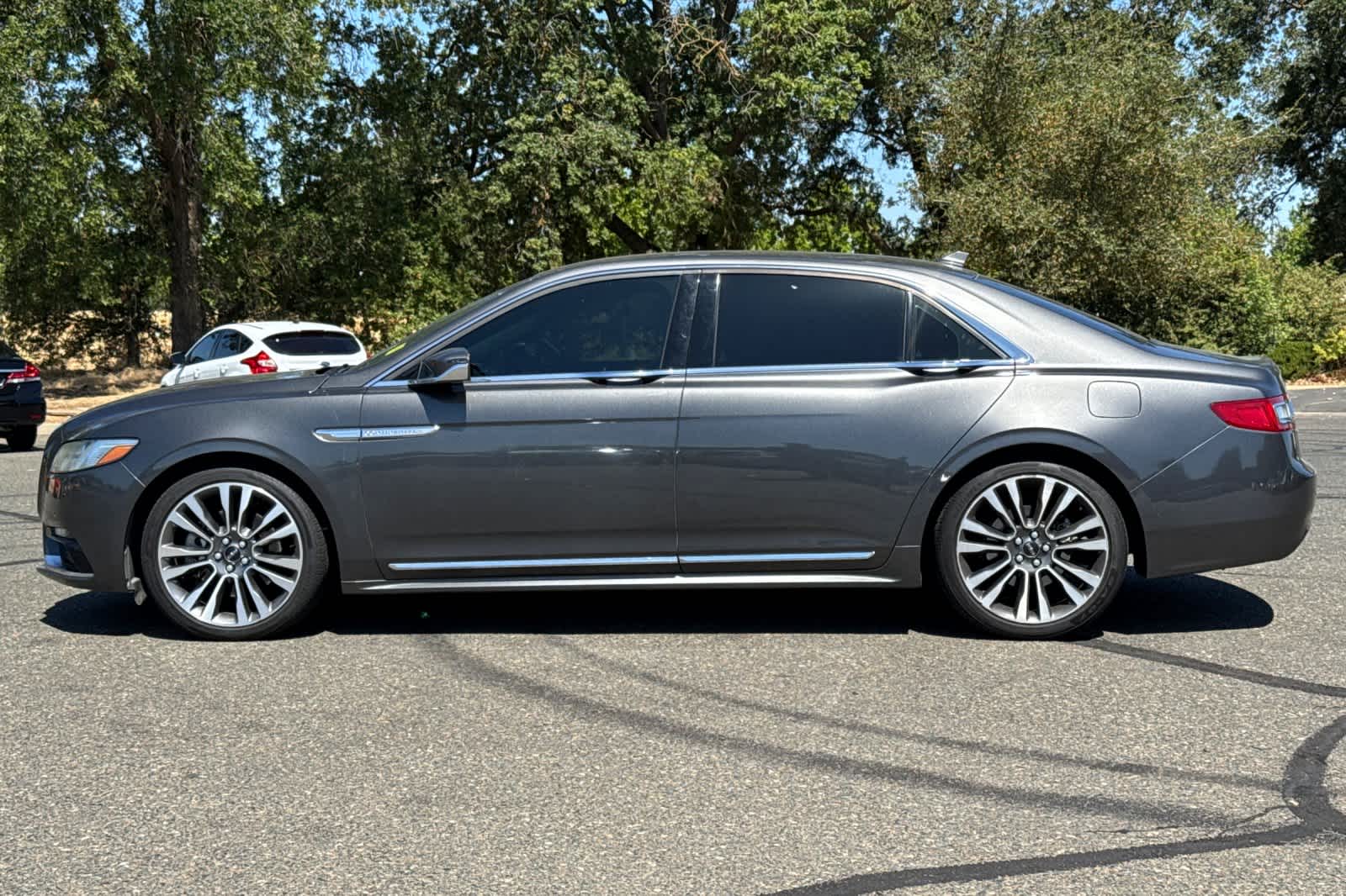 Thumbnail: 2018 Lincoln Continental - 5