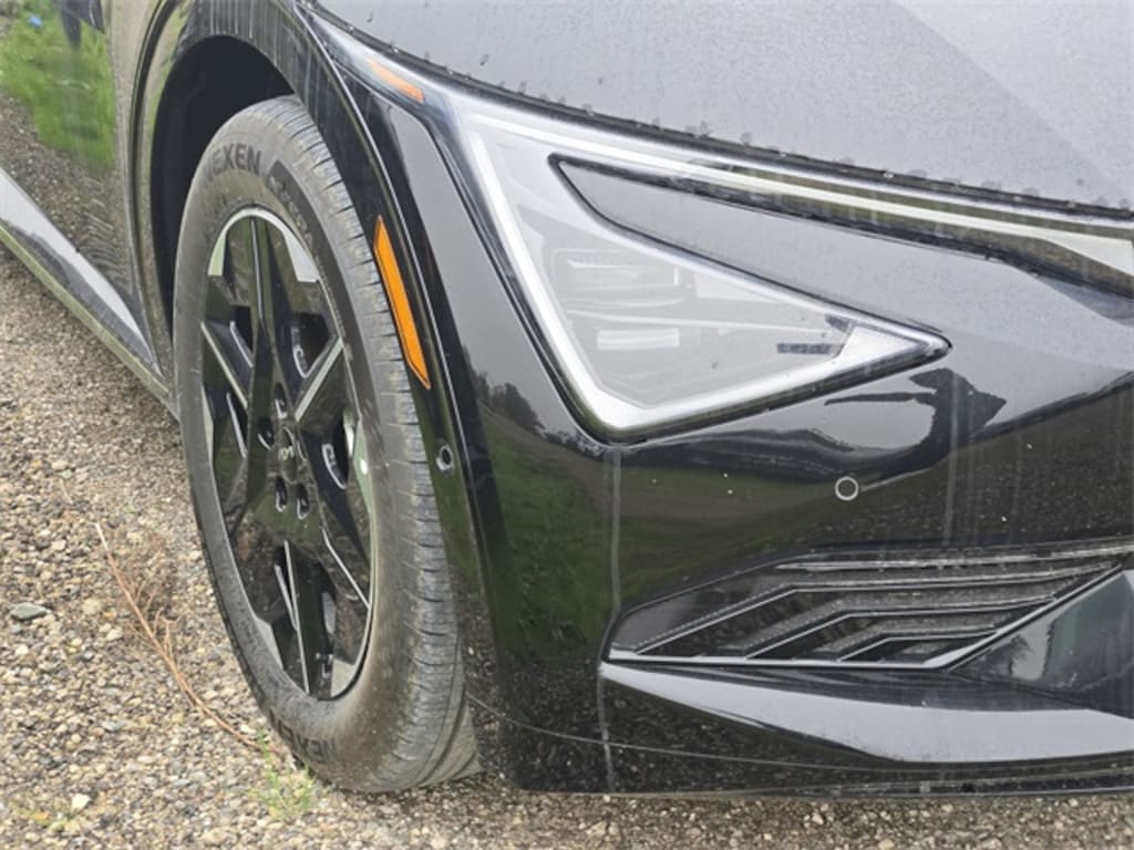 New 2025 Kia EV6 Wind SUV