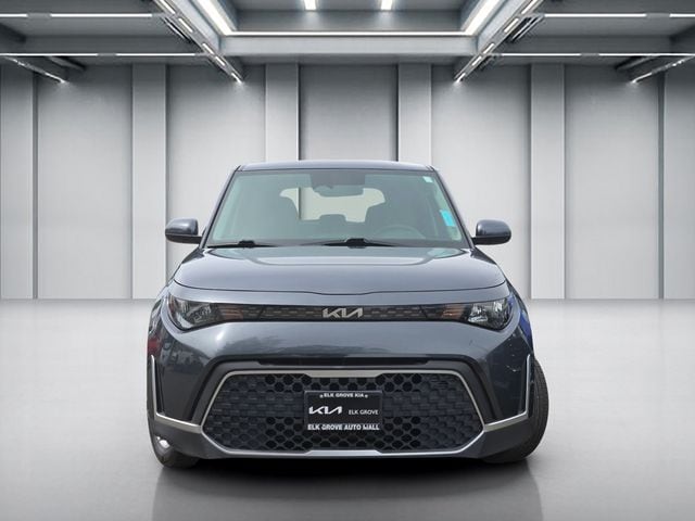 2023 Kia Soul LX photo 2