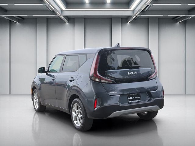 2023 Kia Soul LX photo 6