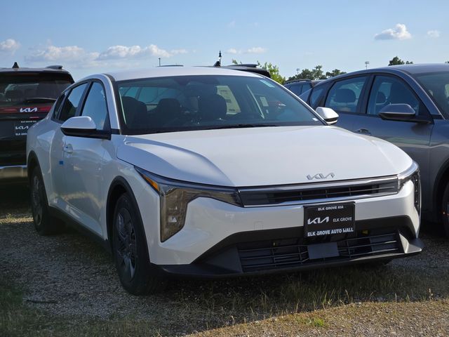 2026 Kia K4 LX AT's photo