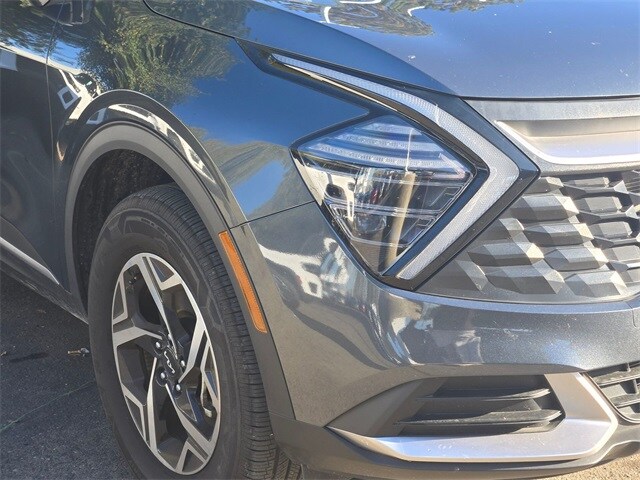 2025 Kia Sportage LX photo 3