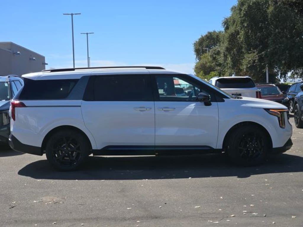 New 2027 Kia Carnival Hybrid EX Van Passenger Van