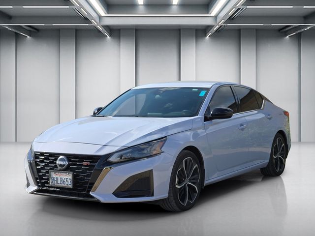 2023 Nissan Altima 2.5 SR photo 3
