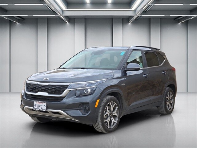 2021 Kia Seltos EX photo 3