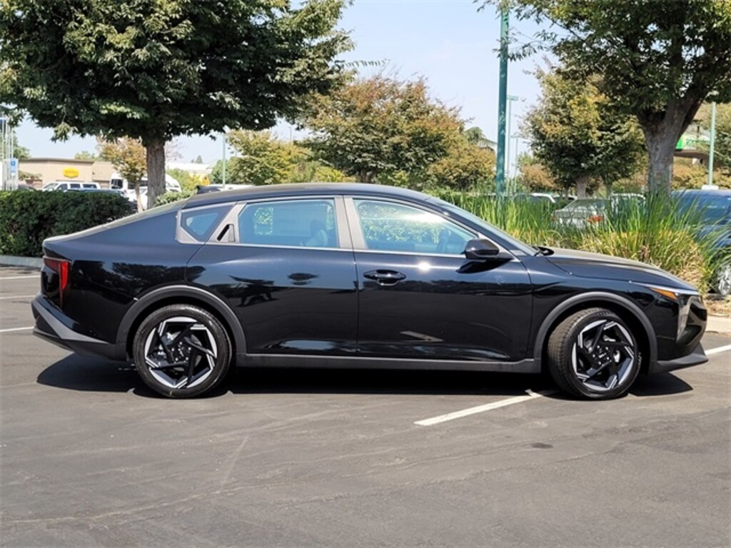 New 2025 Kia K4 EX Sedan