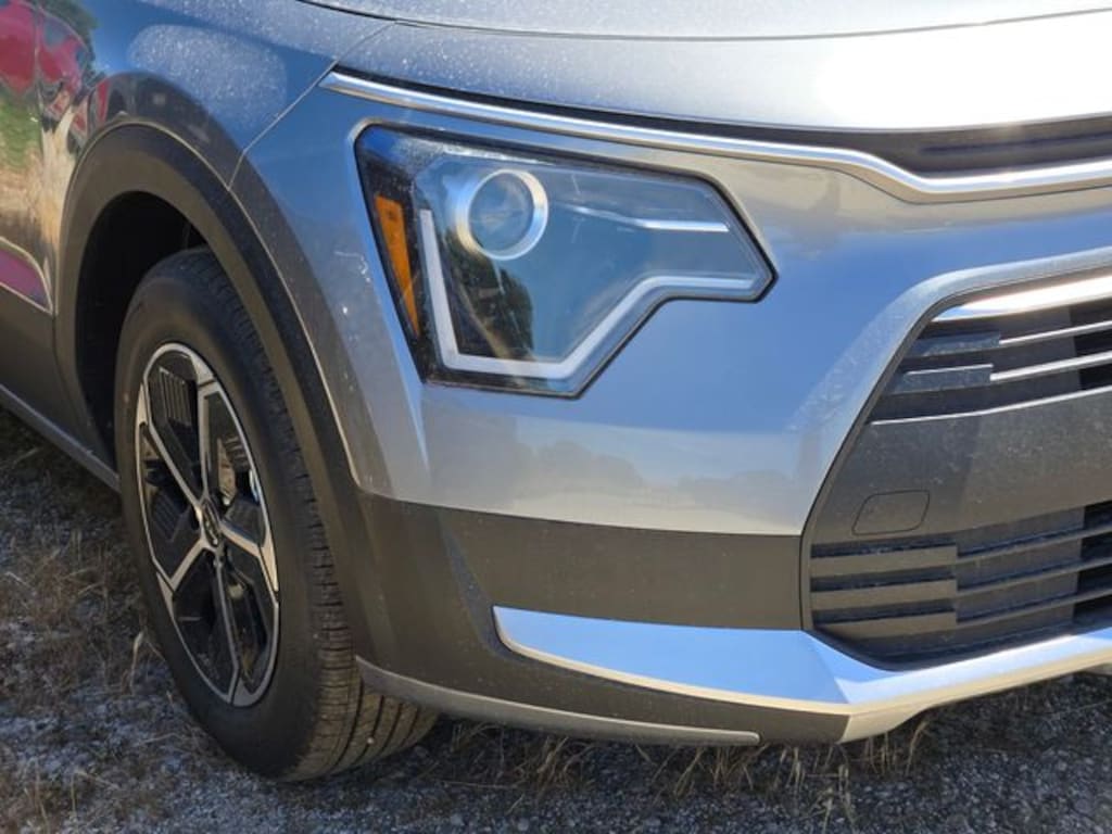 New 2026 Kia Niro LX SUV
