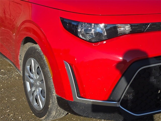 2023 Kia Soul LX photo 3