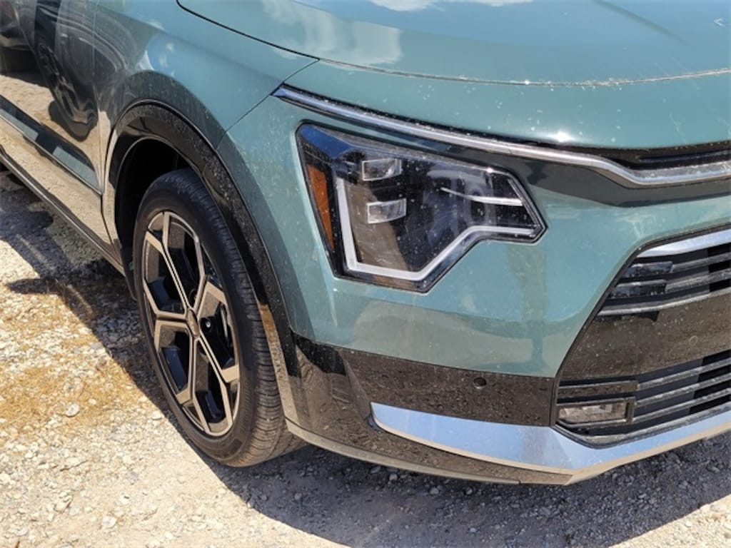 New 2025 Kia Niro SX SUV