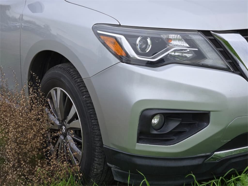 Used 2019 Nissan Pathfinder SL SUV