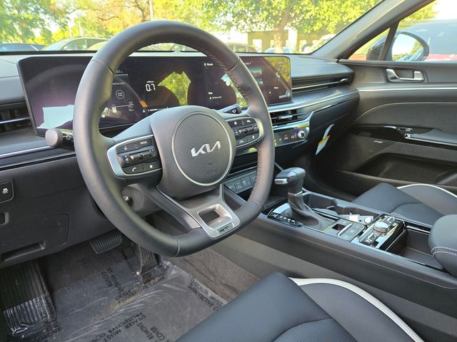 2025 Kia K5 GT-Line - Photo 12