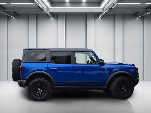 2021 Ford Bronco First Edition photo 2