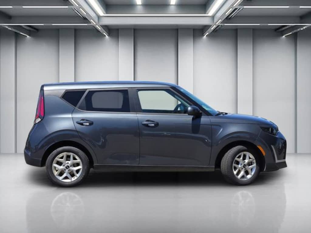 Certified 2024 Kia Soul Hatchback