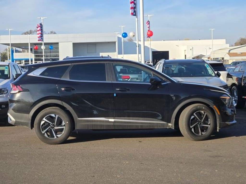 New 2025 Kia Sportage Hybrid LX SUV