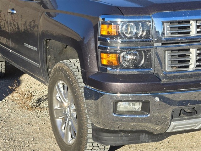 2015 Chevrolet Silverado LTZ photo 3