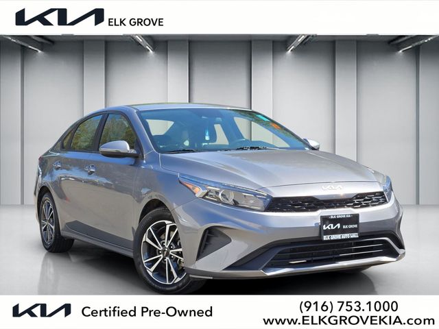 2022 Kia Forte LXS AT's photo