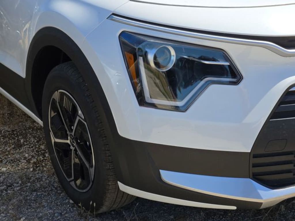 New 2026 Kia Niro LX SUV