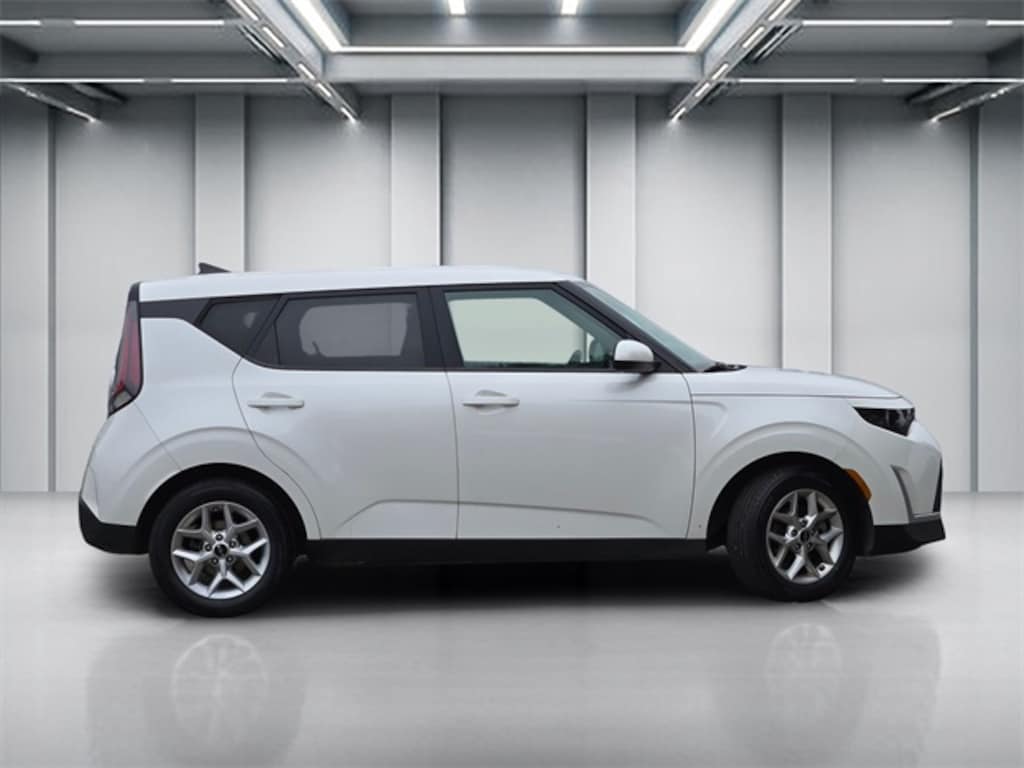 Certified 2023 Kia Soul LX Hatchback