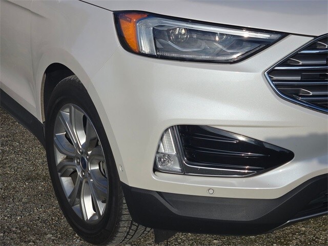 2019 Ford Edge Titanium photo 4