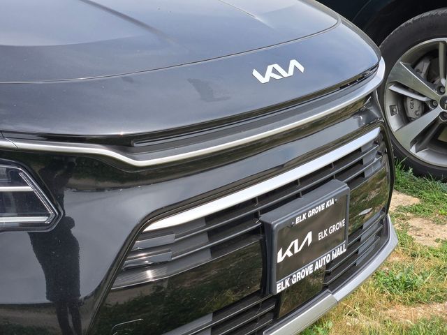 2023 Kia Niro EX Touring photo 5
