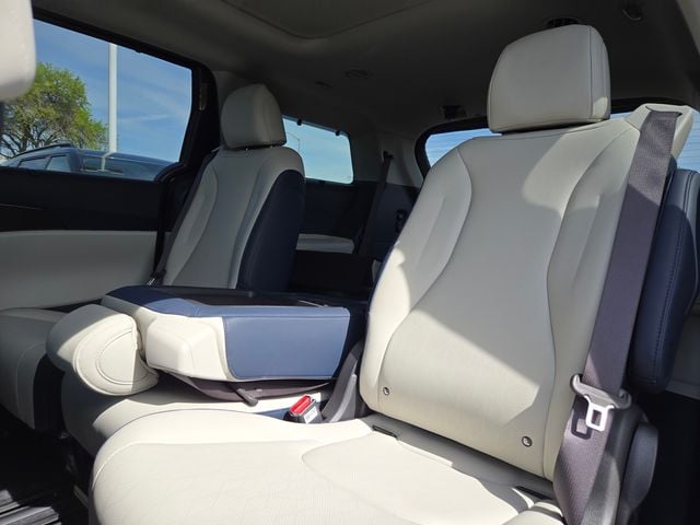 2025 Kia Carnival SX - Photo 10