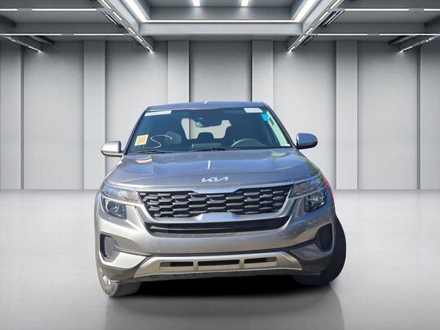2023 Kia Seltos LX photo 2