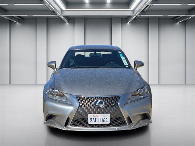 2016 Lexus IS 200t photo 2