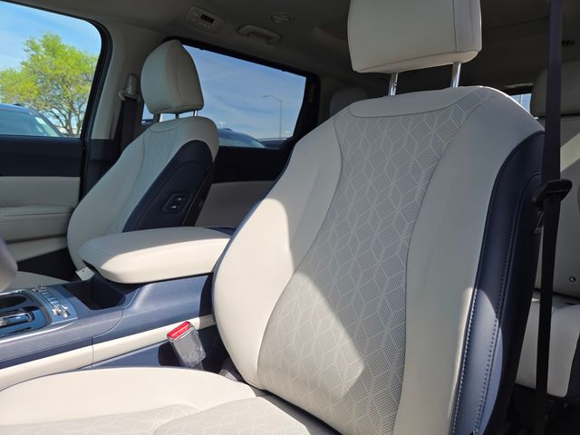 2025 Kia Carnival SX - Photo 11