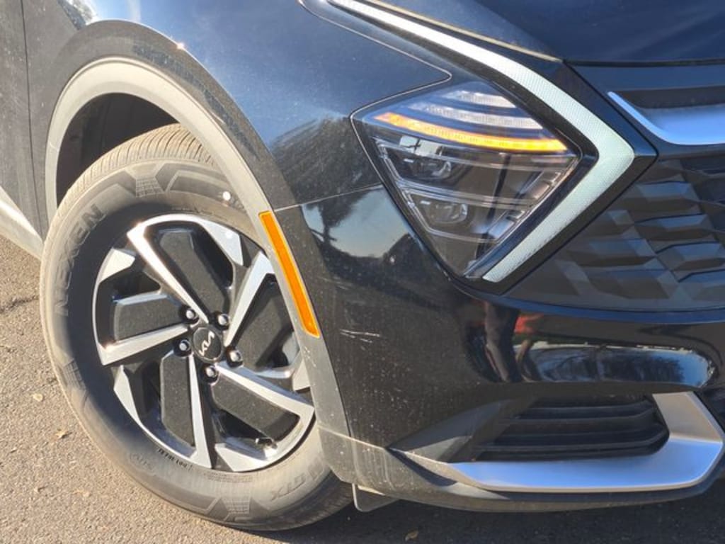 New 2025 Kia Sportage Hybrid LX SUV