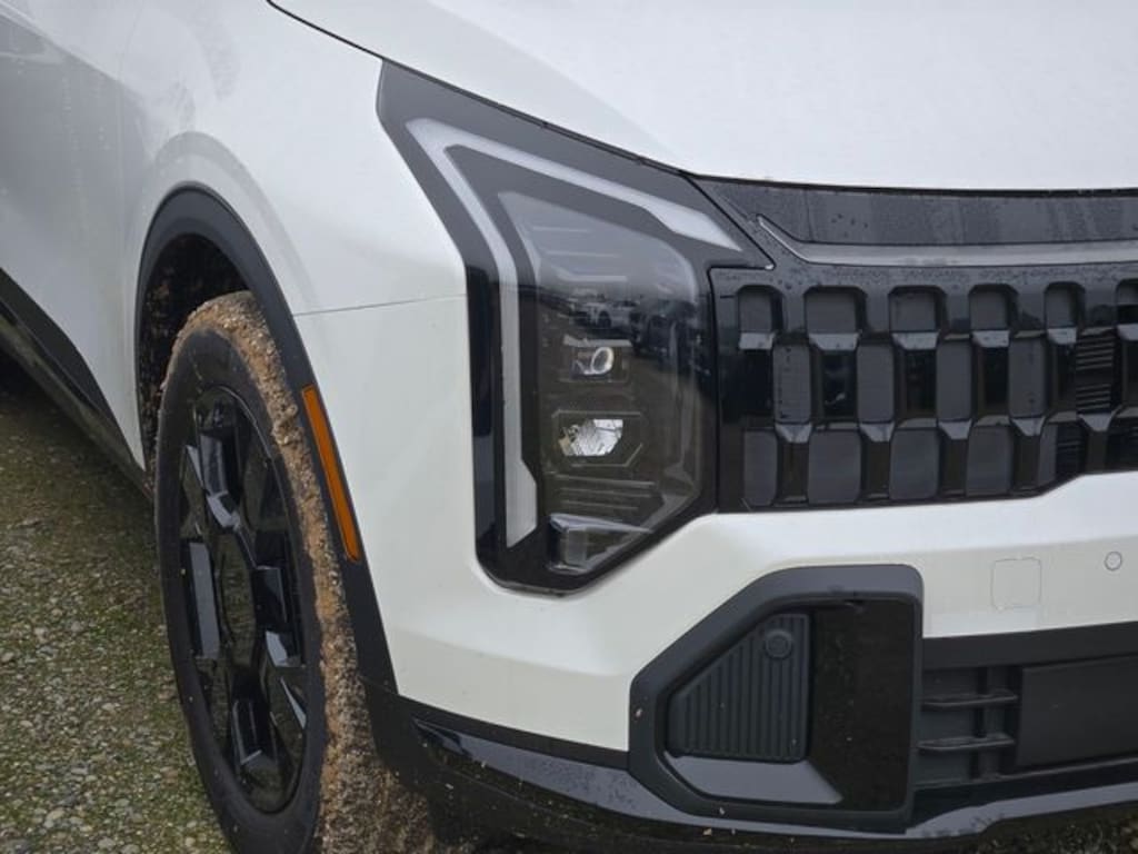 New 2026 Kia Sportage Plug-In Hybrid X-Line SUV