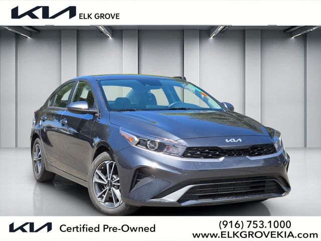 2024 Kia Forte LXS AT's photo
