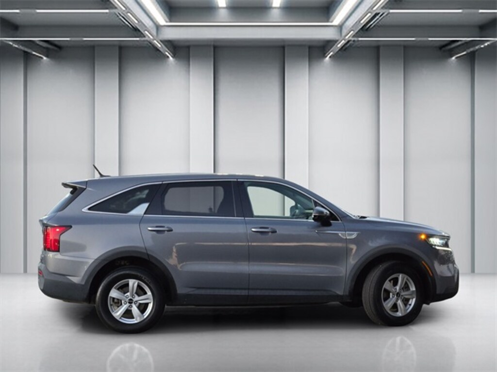 Certified 2023 Kia Sorento LX SUV