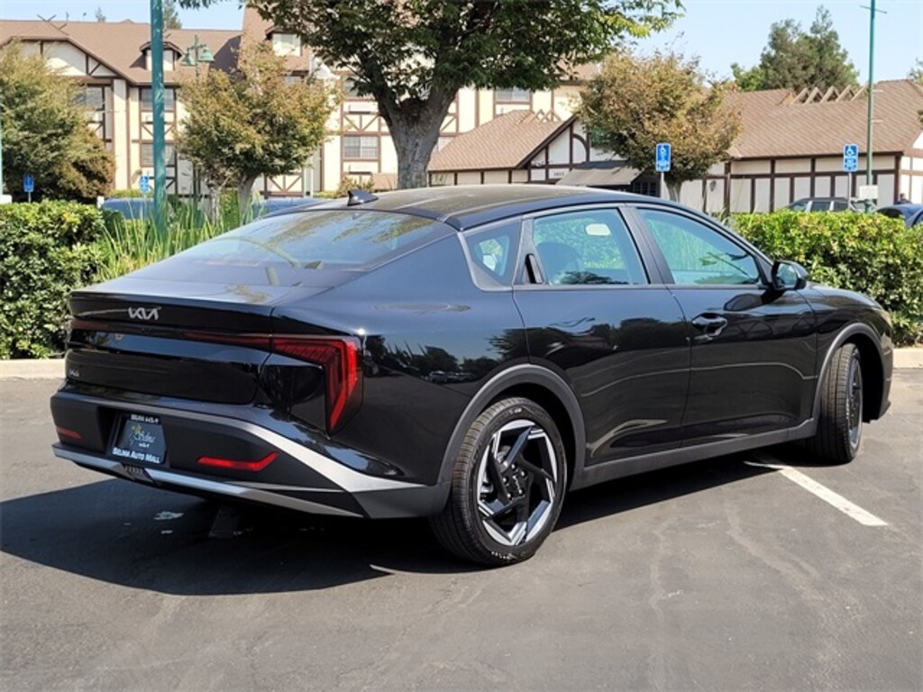 New 2025 Kia K4 EX Sedan